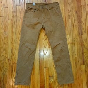 Men's Tan Straight Leg Levi Jeans.